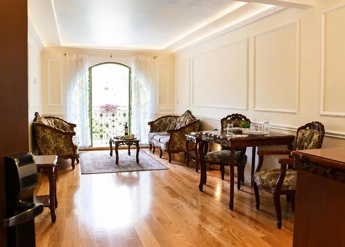 Colonial House